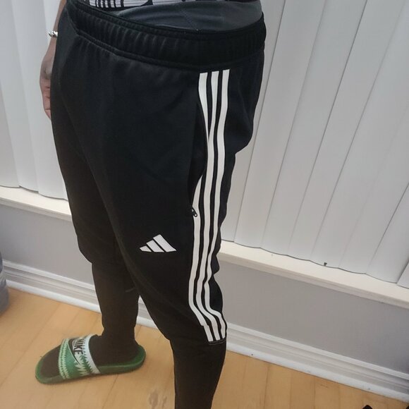 🔥 Adidas Track Suit Size L– Great Deal! 🔥 - Picture 2 of 9